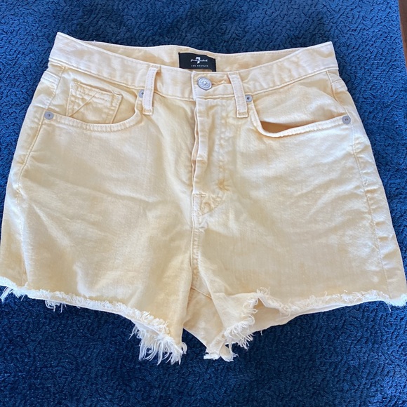 7 FOR ALL MANKIND MONROE JEAN SHORTS BUTTON FLY SIZE 24 MINERAL MARIGOLD! - Picture 5 of 11